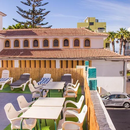 Single Fin Hostel-2